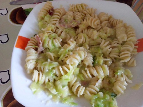 Fusilli con zucchine e spek